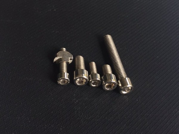 面對(duì)種類繁多的鋁型材配件如何選擇？