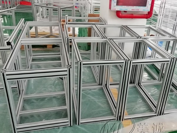 鋁型材設(shè)備機架如何選材？